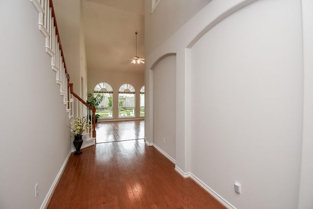 406 Sterling Heights Lane, Houston, TX 77094