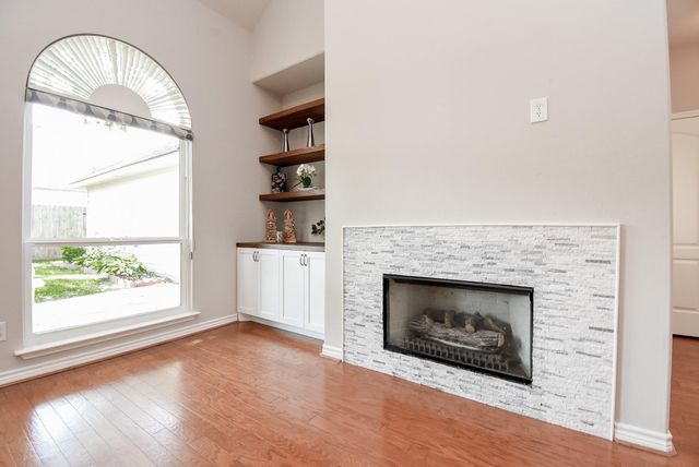 406 Sterling Heights Lane, Houston, TX 77094