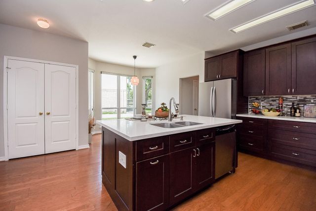 406 Sterling Heights Lane, Houston, TX 77094