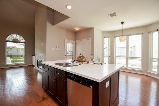 406 Sterling Heights Lane, Houston, TX 77094