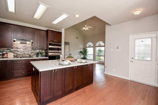 406 Sterling Heights Lane, Houston, TX 77094