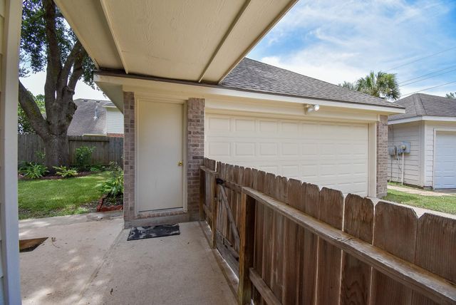 406 Sterling Heights Lane, Houston, TX 77094