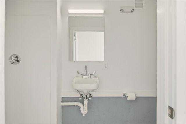 55 John Clarke Road 3, Middletown, RI 02842