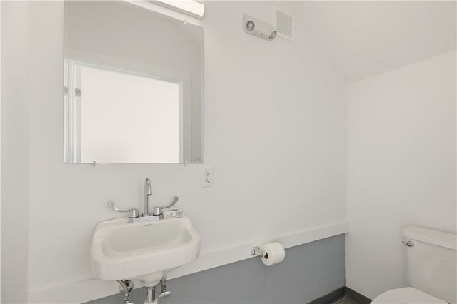 55 John Clarke Road 3, Middletown, RI 02842