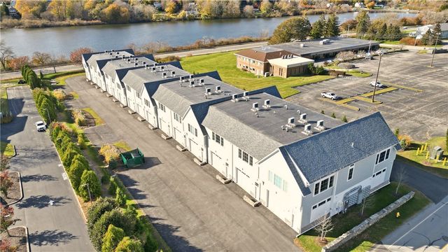 55 John Clarke Road 3, Middletown, RI 02842