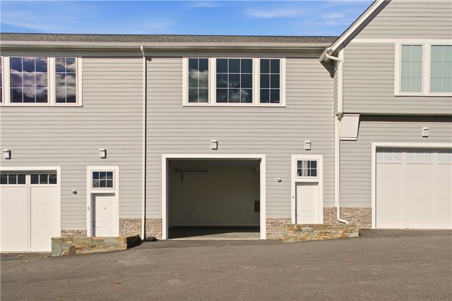 55 John Clarke Road 3, Middletown, RI 02842