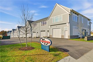 55 John Clarke Road 3, Middletown, RI 02842