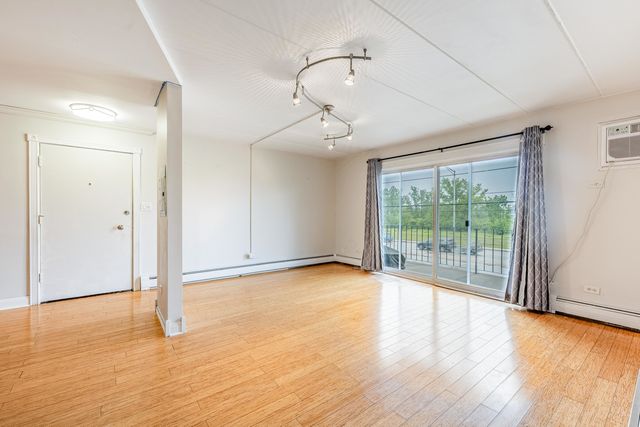 11010 Central Avenue 2A, Chicago Ridge, IL 60415