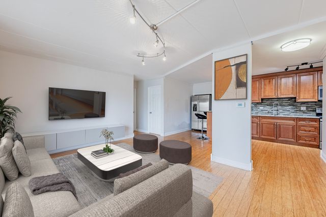 11010 Central Avenue 2A, Chicago Ridge, IL 60415