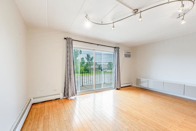 11010 Central Avenue 2A, Chicago Ridge, IL 60415