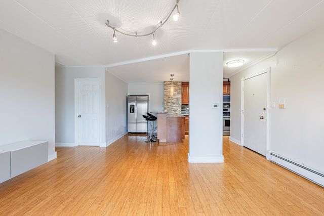 11010 Central Avenue 2A, Chicago Ridge, IL 60415