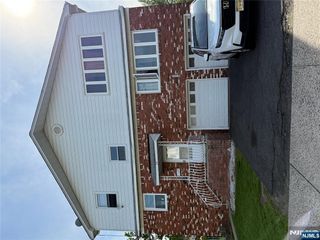 33 E Joseph Street, Moonachie, NJ 07074