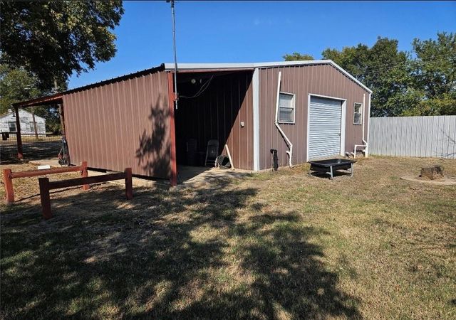 1347 Farm Road 38 S, Brookston, TX 75421