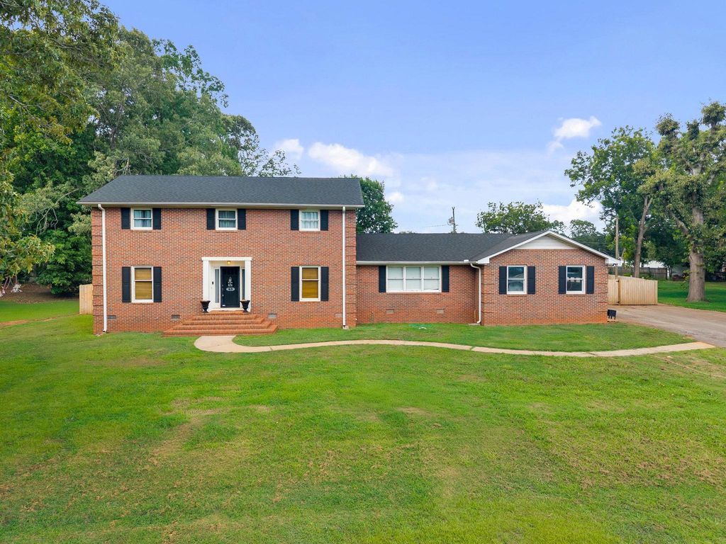 151 Carlisle Bennet Road, Spartanburg, SC 29307
