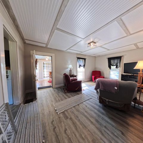 286 Broadway Street, Irvine, KY 40336