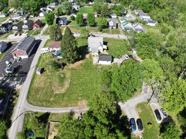 286 Broadway Street, Irvine, KY 40336