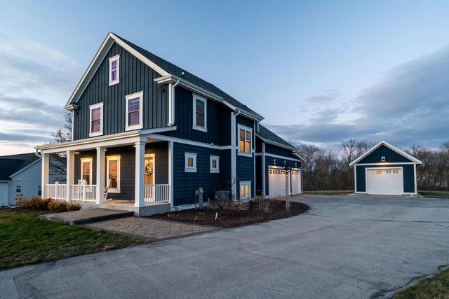W273N6856 Pintail COURT, Lisbon, WI 53089