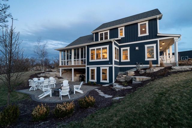 W273N6856 Pintail COURT, Lisbon, WI 53089