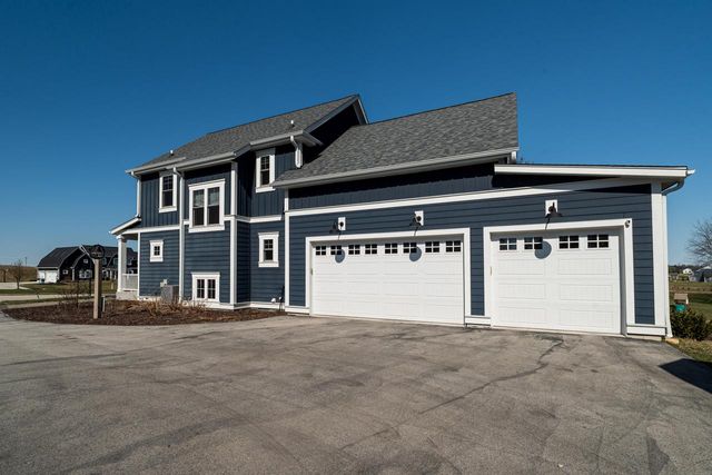 W273N6856 Pintail COURT, Lisbon, WI 53089