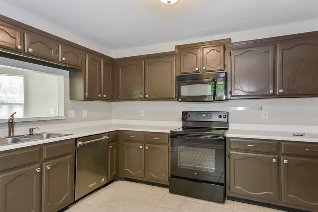 608 Pebblestone Ct, Old Hickory, TN 37138