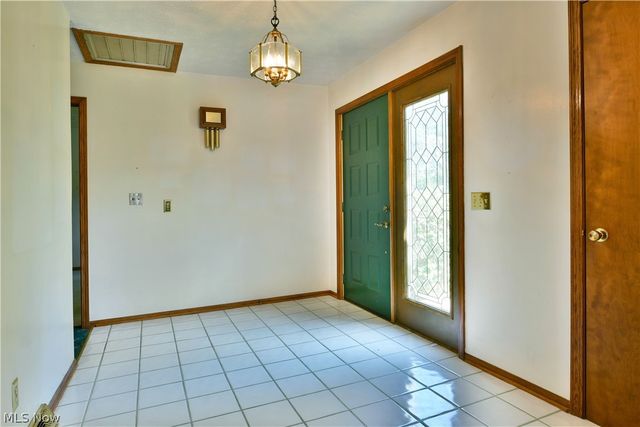 5705 State Route 46, Cortland, OH 44410