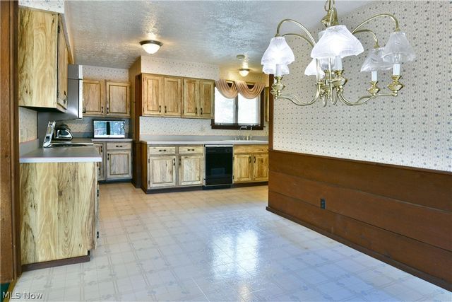 5705 State Route 46, Cortland, OH 44410