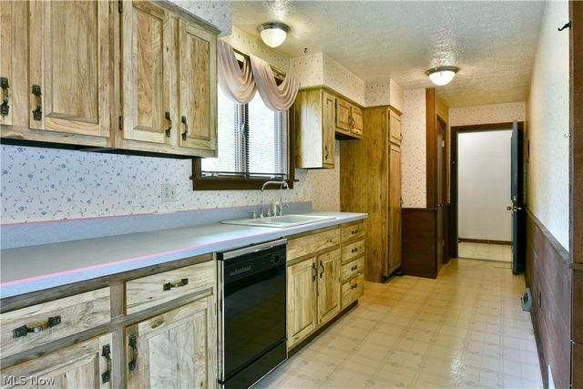 5705 State Route 46, Cortland, OH 44410