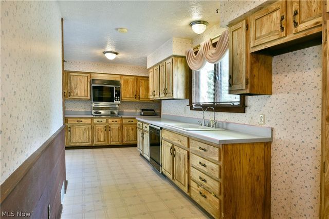 5705 State Route 46, Cortland, OH 44410