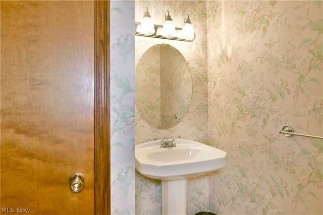 5705 State Route 46, Cortland, OH 44410