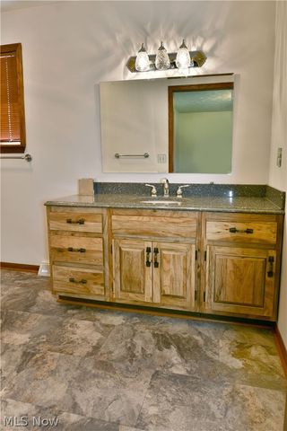 5705 State Route 46, Cortland, OH 44410