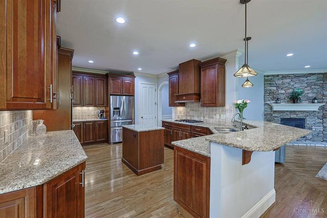 376 Compton Road, Wyoming, OH 45215
