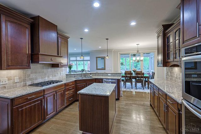 376 Compton Road, Wyoming, OH 45215