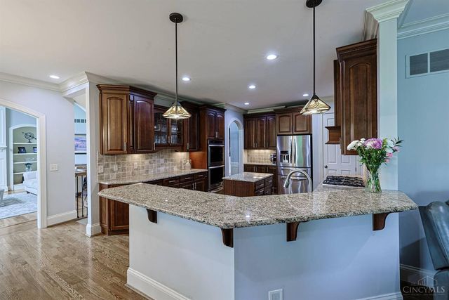 376 Compton Road, Wyoming, OH 45215