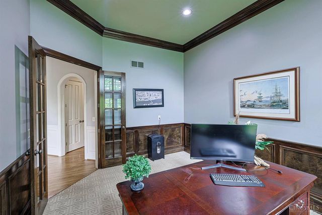 376 Compton Road, Wyoming, OH 45215