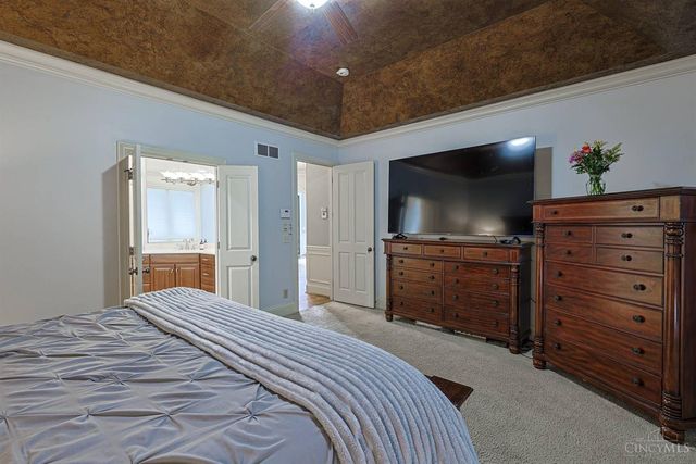 376 Compton Road, Wyoming, OH 45215