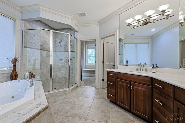 376 Compton Road, Wyoming, OH 45215