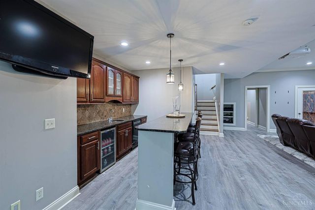 376 Compton Road, Wyoming, OH 45215