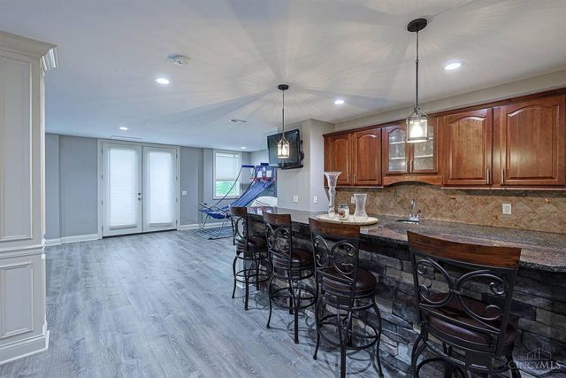376 Compton Road, Wyoming, OH 45215
