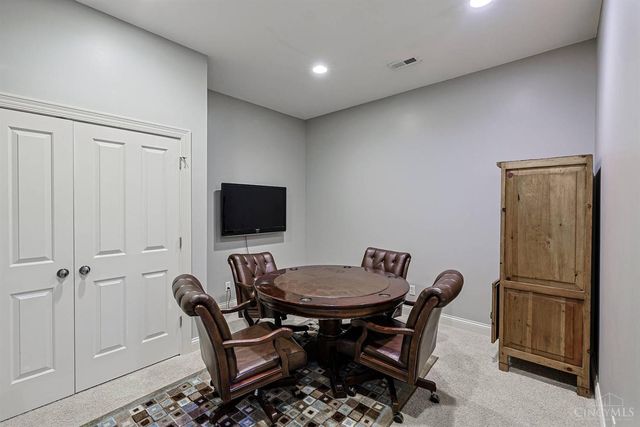 376 Compton Road, Wyoming, OH 45215