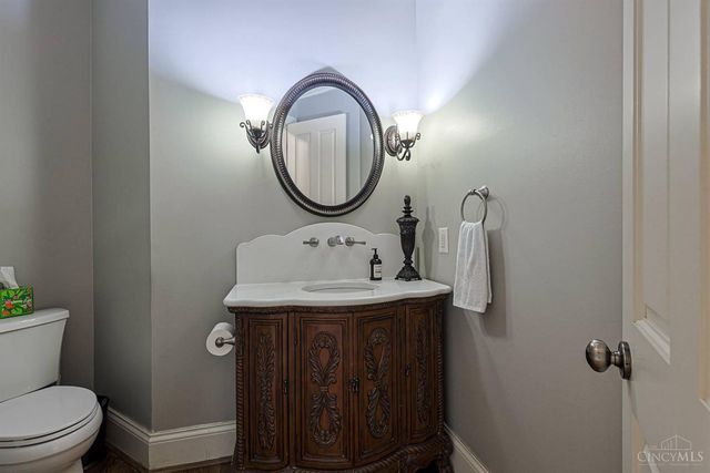 376 Compton Road, Wyoming, OH 45215