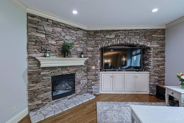 376 Compton Road, Wyoming, OH 45215