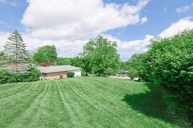 376 Compton Road, Wyoming, OH 45215