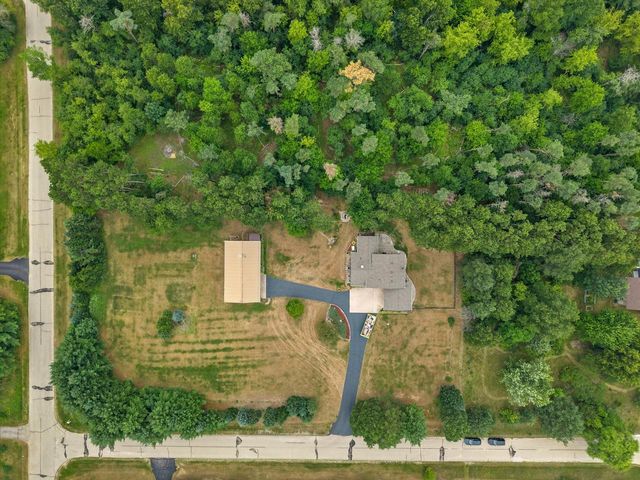 W369S4863 Needle Point DRIVE, Dousman, WI 53118