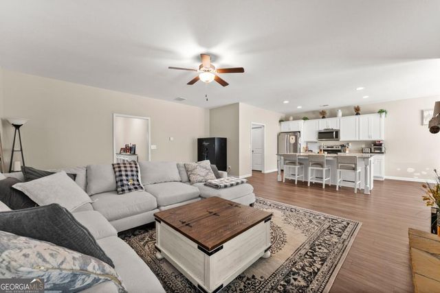 6579 River Station Drive, Lula, GA 30554