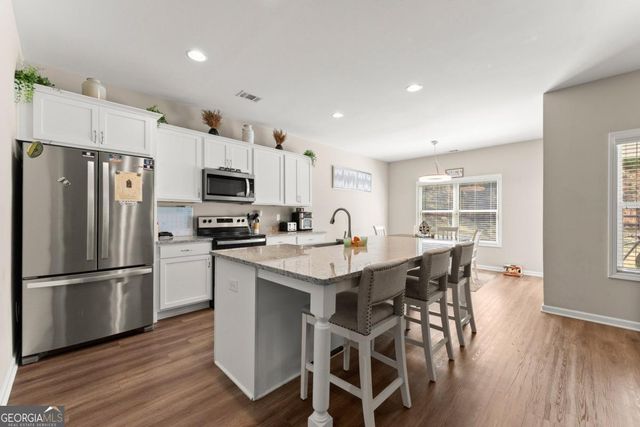 6579 River Station Drive, Lula, GA 30554