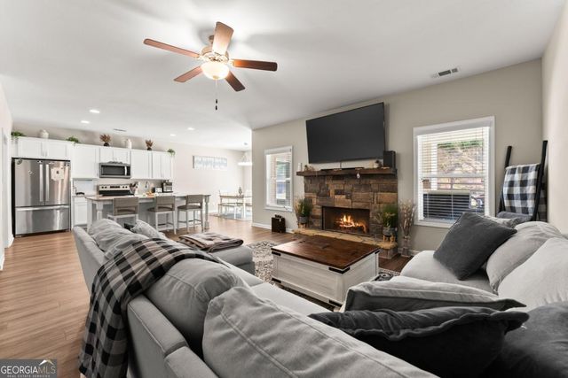 6579 River Station Drive, Lula, GA 30554