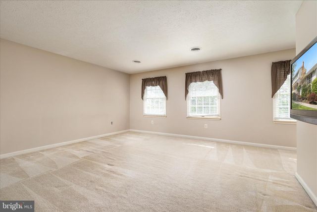 590 FULTON DR, Strasburg, VA 22657