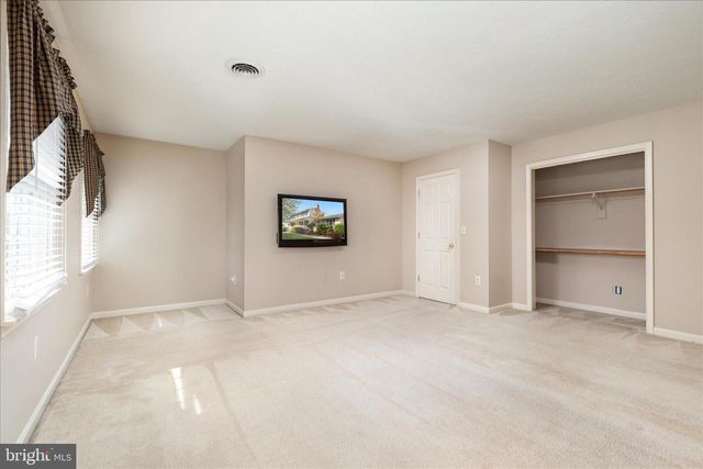 590 FULTON DR, Strasburg, VA 22657