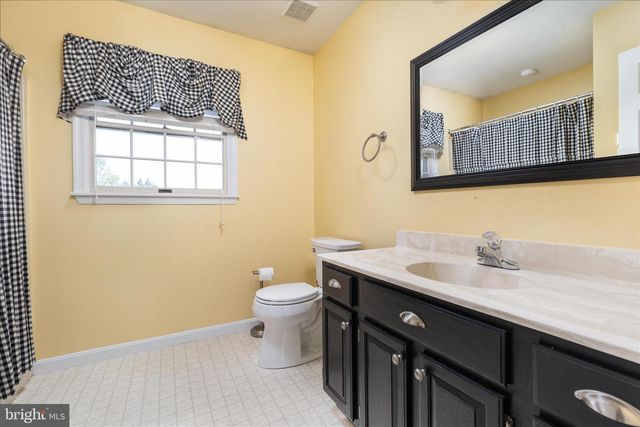590 FULTON DR, Strasburg, VA 22657