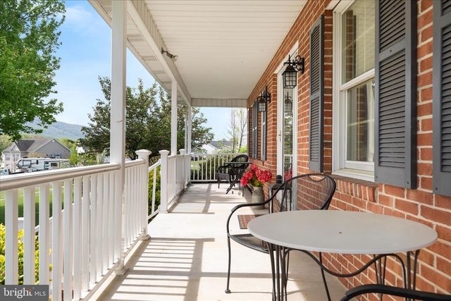 590 FULTON DR, Strasburg, VA 22657